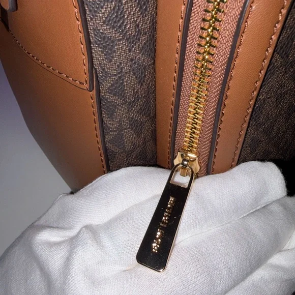 🏷️ NWT Michael Kors Jaycee MD Zip Pocket Backpack-Brown Signature MK Logo Luxe - Picture 15 of 15